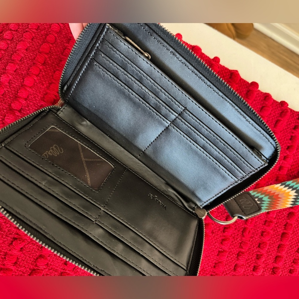 Wrangler Aztec Pattern Wallet with Strap - image 2